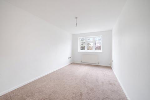 2 bedroom apartment to rent, Victorian Court, Romford RM7