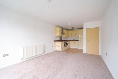 2 bedroom apartment to rent, Victorian Court, Romford RM7