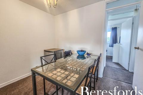 26 Camellia Close, Romford, RM3 0XW