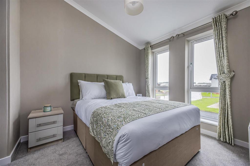 Plot 19 Littlehampton Marina-Small-Portico Marketin