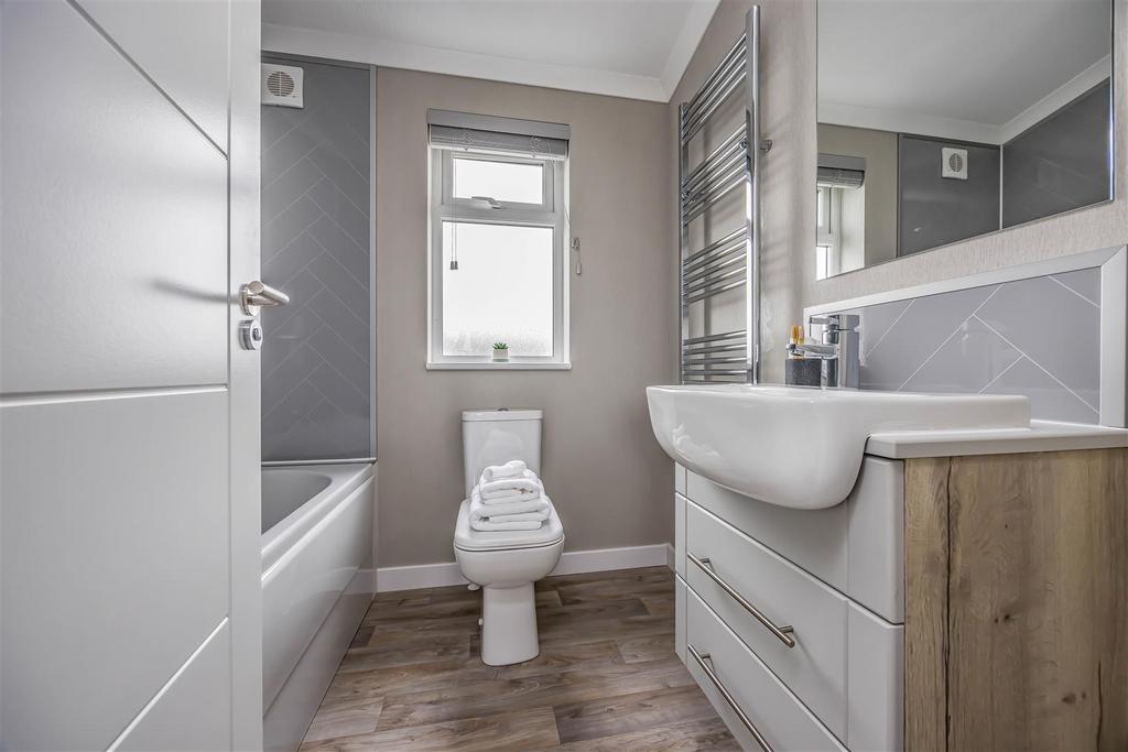 Plot 19 Littlehampton Marina-Small-Portico Marketin
