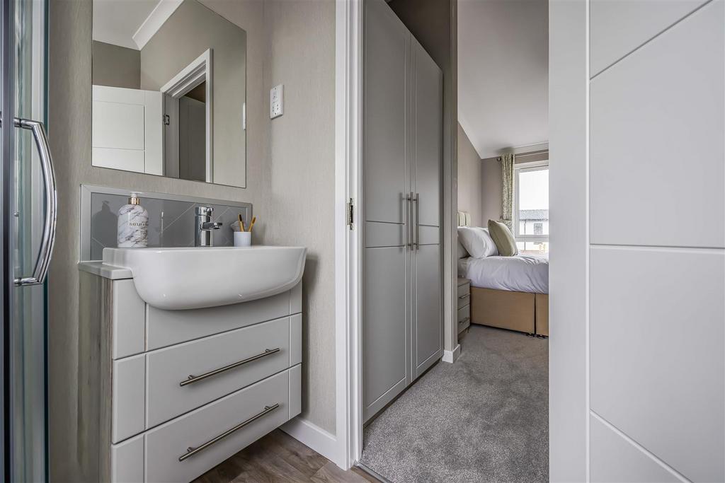 Plot 19 Littlehampton Marina-Small-Portico Marketin
