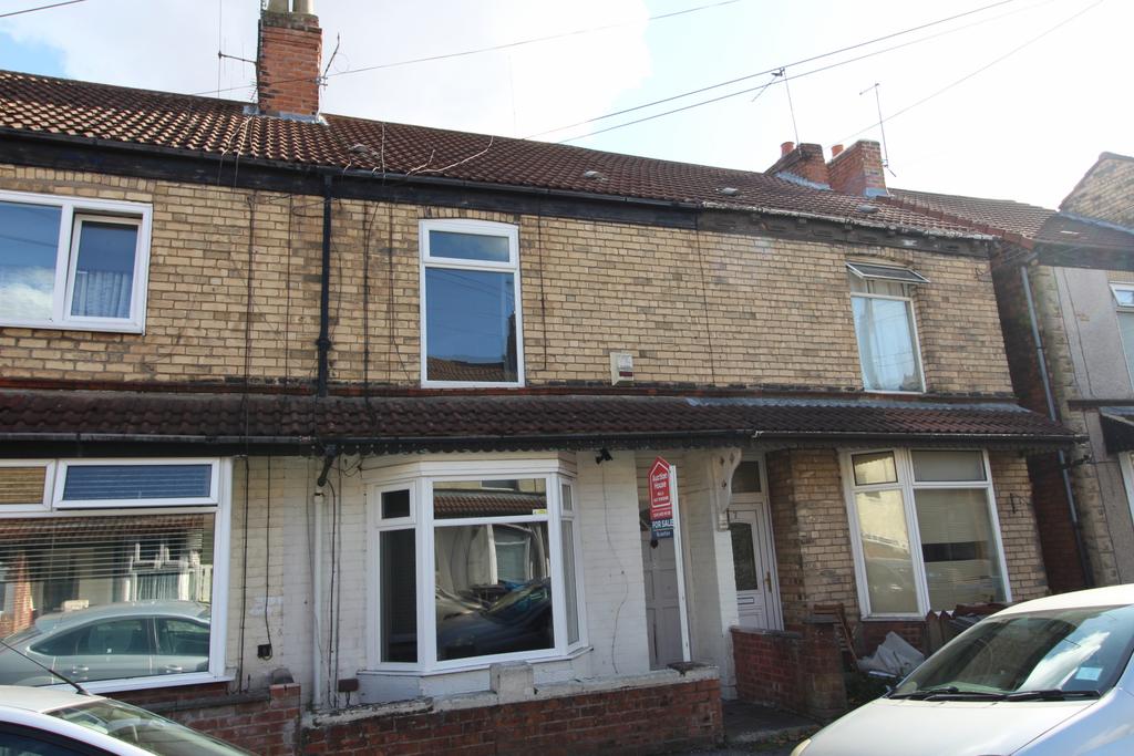 Three bedroom mid-terrace house - for sale by auc