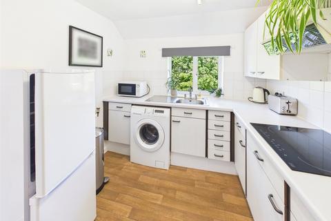 1 bedroom apartment for sale, Chichester Close, Hampton
