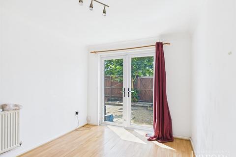2 Cayman Close, Basingstoke, RG24 9AG
