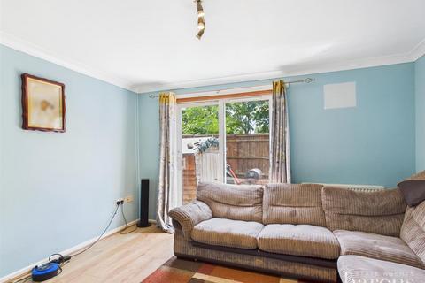 2 Cayman Close, Basingstoke, RG24 9AG