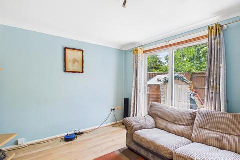 2 Cayman Close, Basingstoke, RG24 9AG