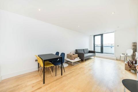 1 bedroom flat to rent, City Walk, London SE1