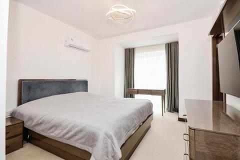 undefined, Frances Drive, Dunstable
