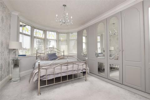 35 Adelaide Gardens, Chadwell Heath, Romford, RM6 6SS