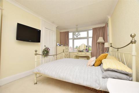 35 Adelaide Gardens, Chadwell Heath, Romford, RM6 6SS