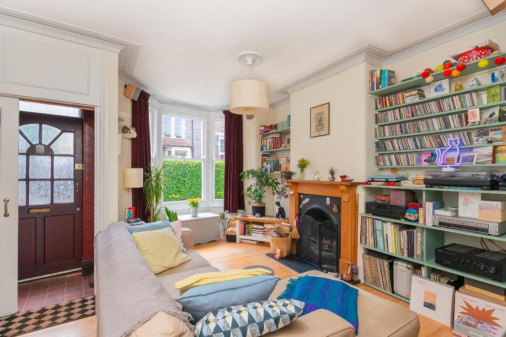 0 V7 STN - Living Room D.jpg