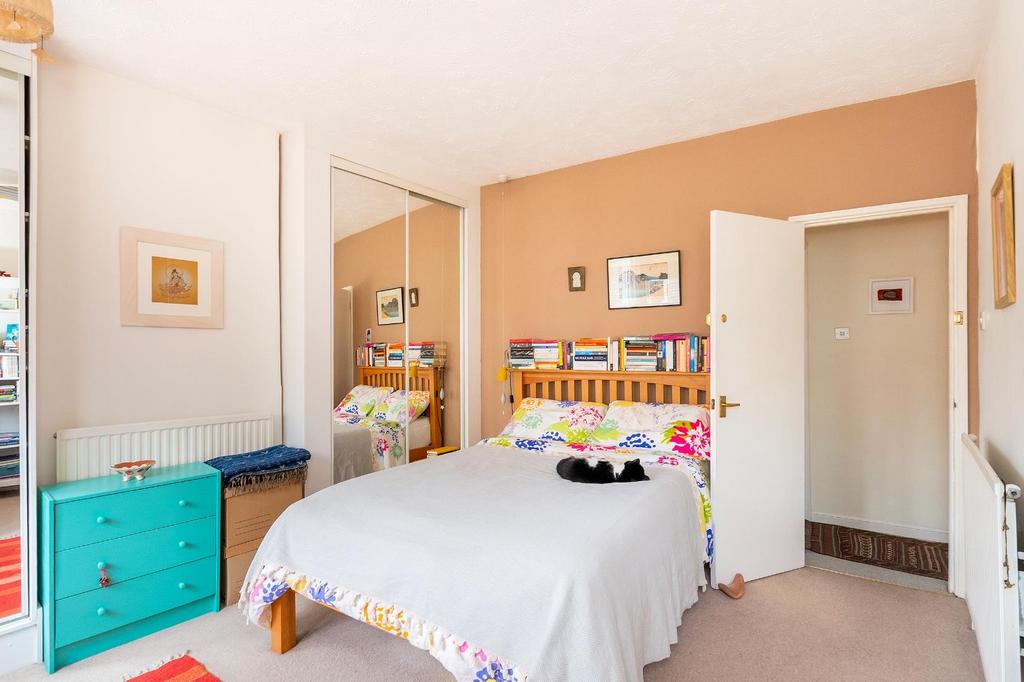 0 V7 STN - Bedroom H.jpg