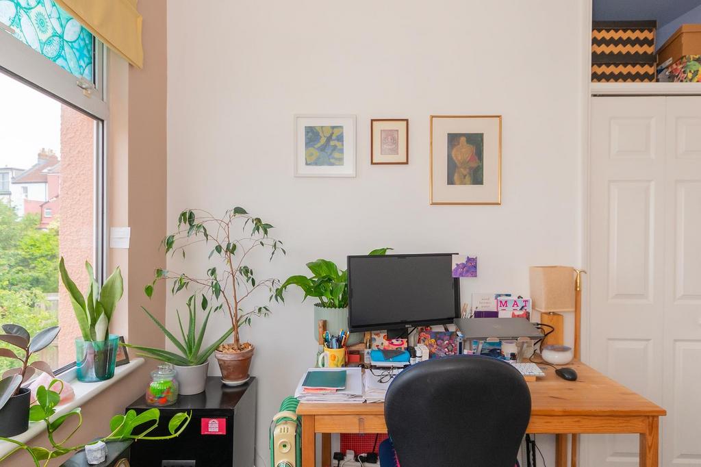 0 V7 STN - Bedroom B.jpg