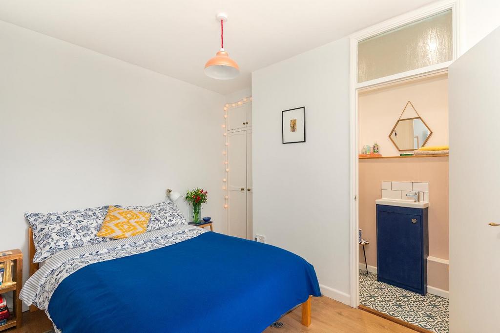 0 V7 STN - Bedroom N.jpg