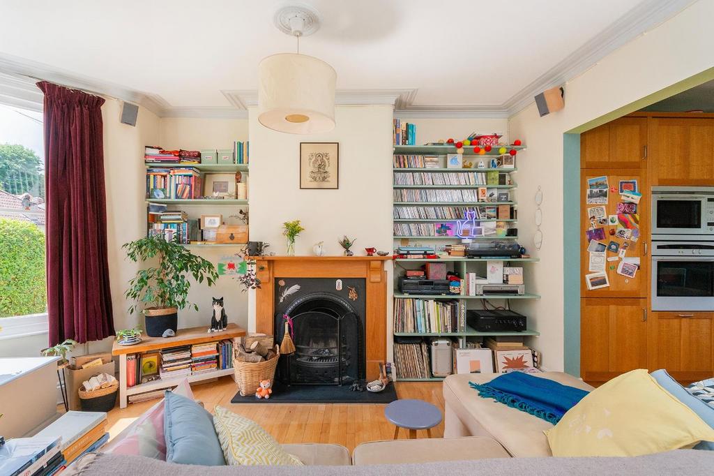 0 V7 STN - Living Room C.jpg