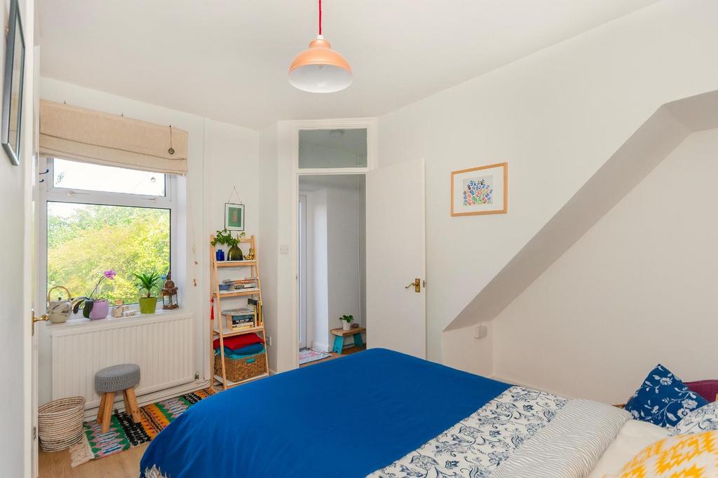 0 V7 STN - Bedroom M.jpg