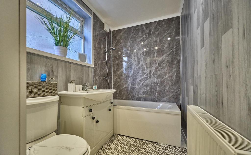 Side Bathroom