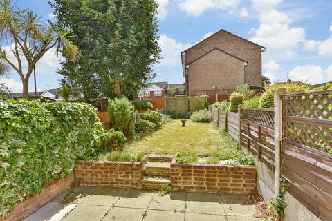 3 bedroom townhouse for sale, Macklands Way, Rainham, Kent