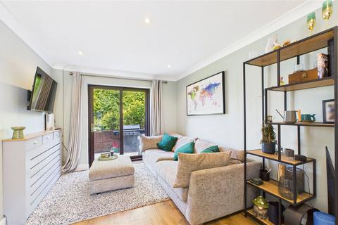 6 Hutton Close, Windlesham, GU20 6DN