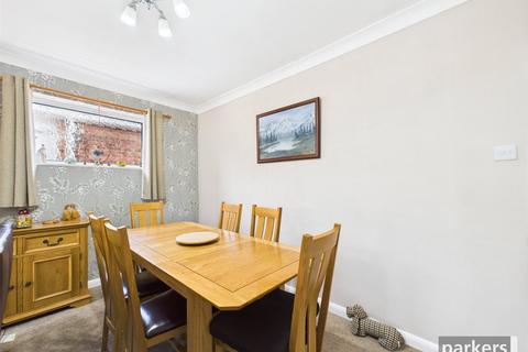 3 bedroom detached house for sale, Courts Road, Reading RG6