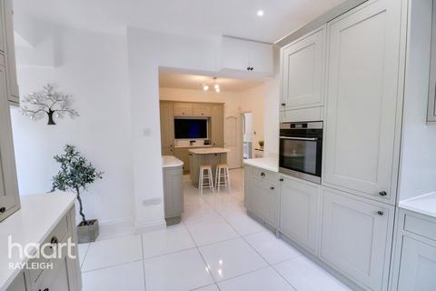 5 bedroom detached house for sale, Rayleigh Road, Leigh-On-Sea
