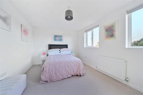 18 Thistledene, Thames Ditton, KT7 0YJ