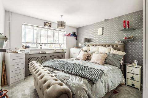 174a Kingston Road, Leatherhead, KT22 7PZ