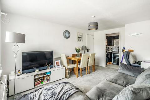 174a Kingston Road, Leatherhead, KT22 7PZ