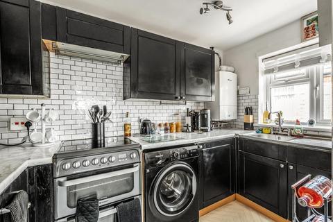 174a Kingston Road, Leatherhead, KT22 7PZ