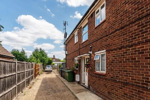 174a Kingston Road, Leatherhead, KT22 7PZ