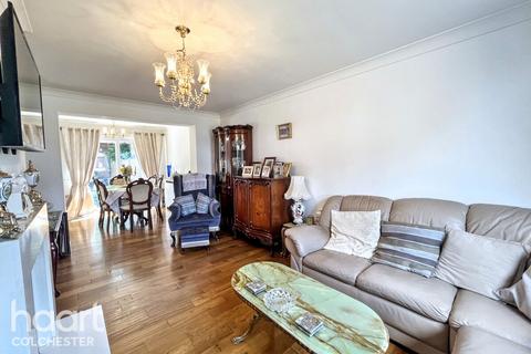 3 bedroom semi-detached house for sale, Swallowdale, Colchester