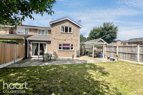 3 bedroom semi-detached house for sale, Swallowdale, Colchester
