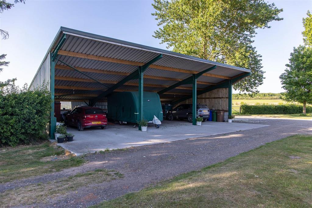 Open fronted garage/general purpose store