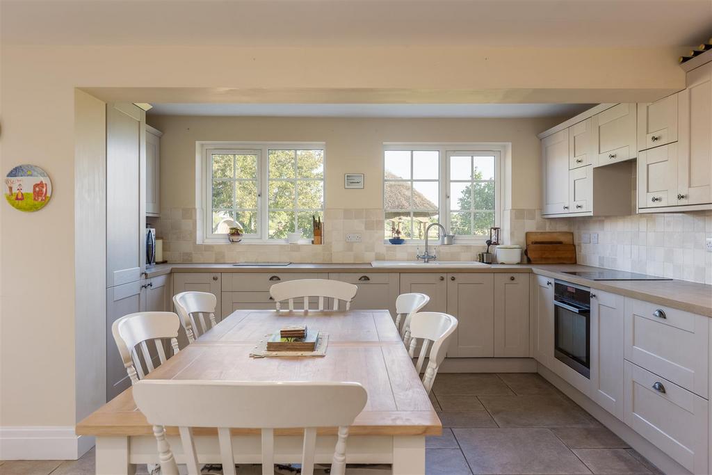 Dining kitchen