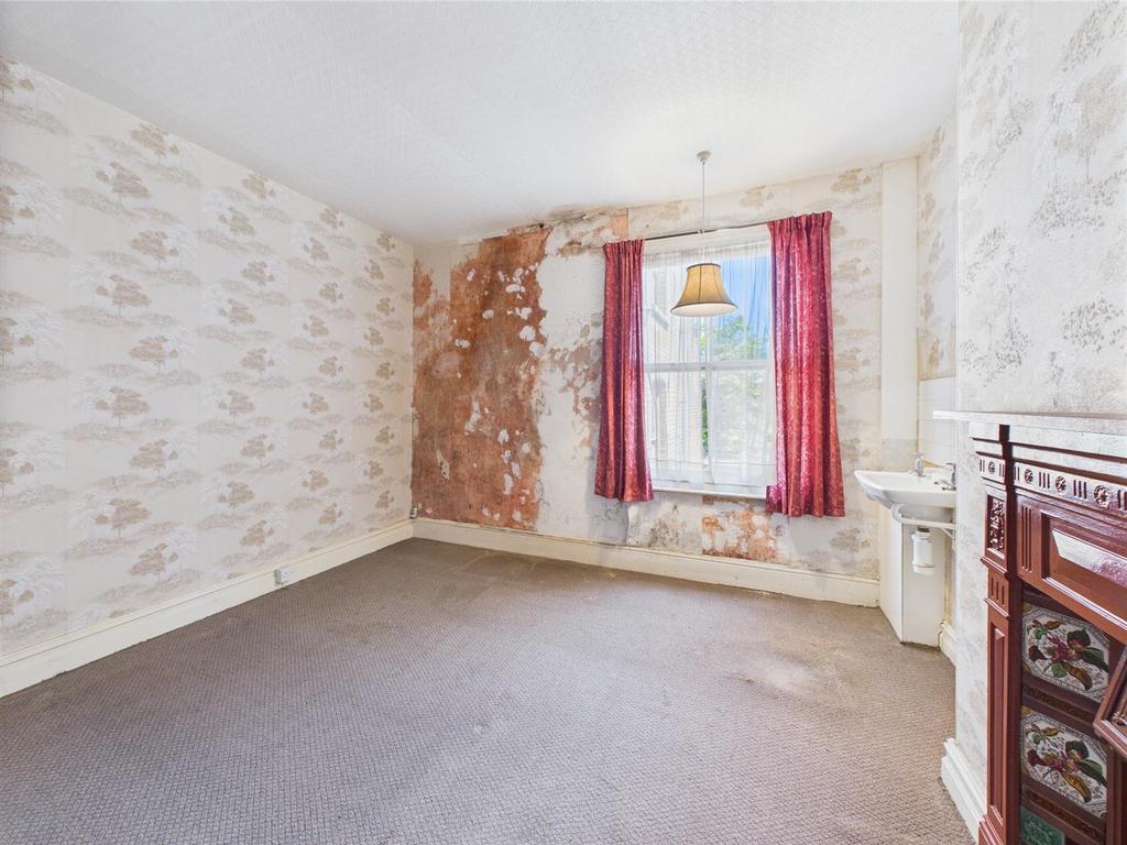 CAM04116 G0-PR0199-STILL059.jpg