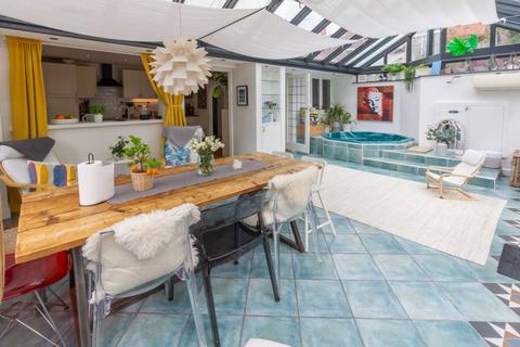 7a Downsview Road, London, SE19 3XD