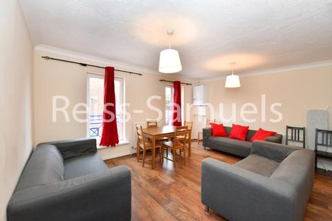 6 bedroom semi-detached house to rent, Ambassador Square, London E14