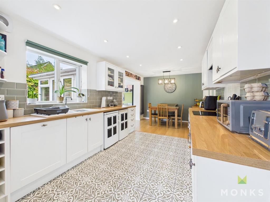 Kitchen/ dining room