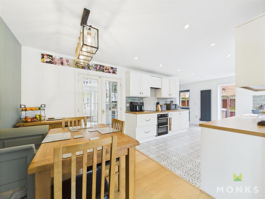 Dining/ kitchen
