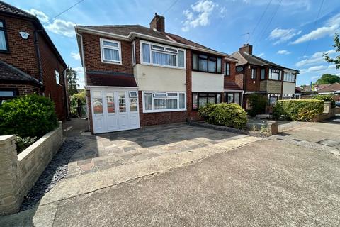 3 bedroom semi-detached house for sale, Saunton Road, Hornchurch