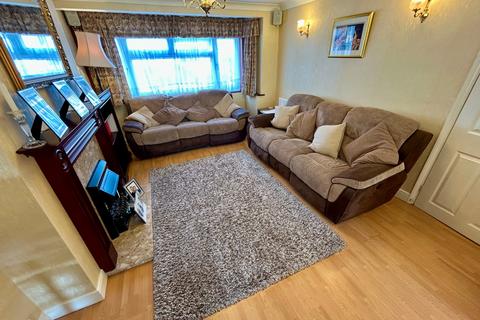 3 bedroom semi-detached house for sale, Saunton Road, Hornchurch