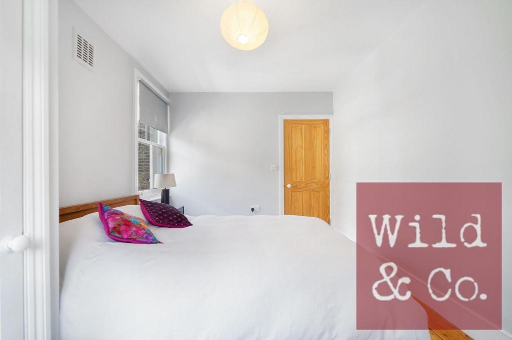 Roding Road - XIa F5cp2inltv Wse Hpns.jpg