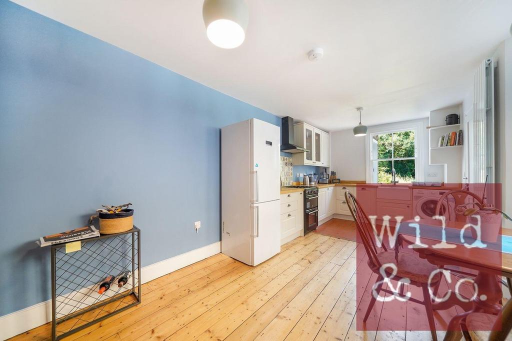 Roding Road - Am ZMsn KB3w5 NIe4 YK9 LH.jpg