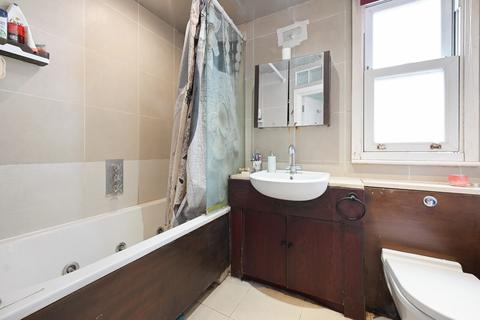2 bedroom flat for sale, London, N3