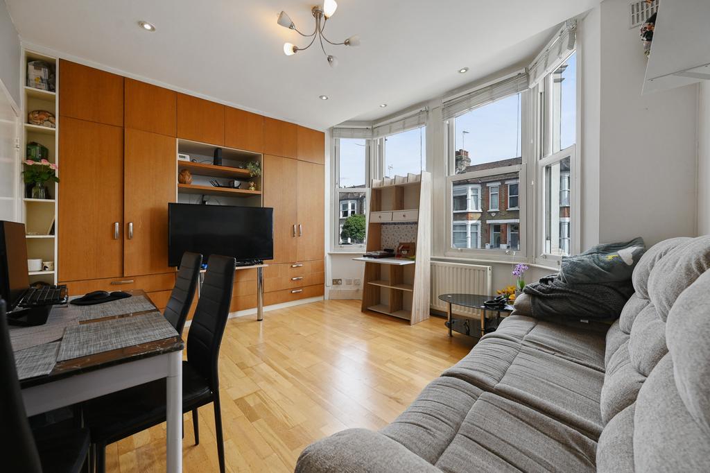2 bed flat for sale Glebe Road, London N3