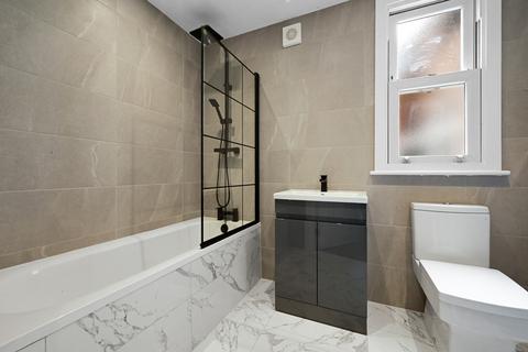 2 bedroom flat for sale, London, N3