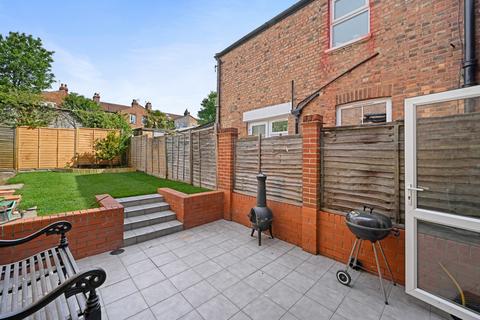 2 bedroom flat for sale, London, N3
