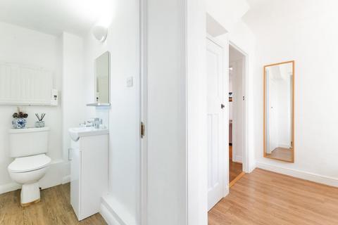 2 Elmstead Close, Epsom, KT19 0EA