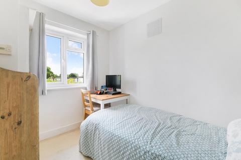 2 Elmstead Close, Epsom, KT19 0EA